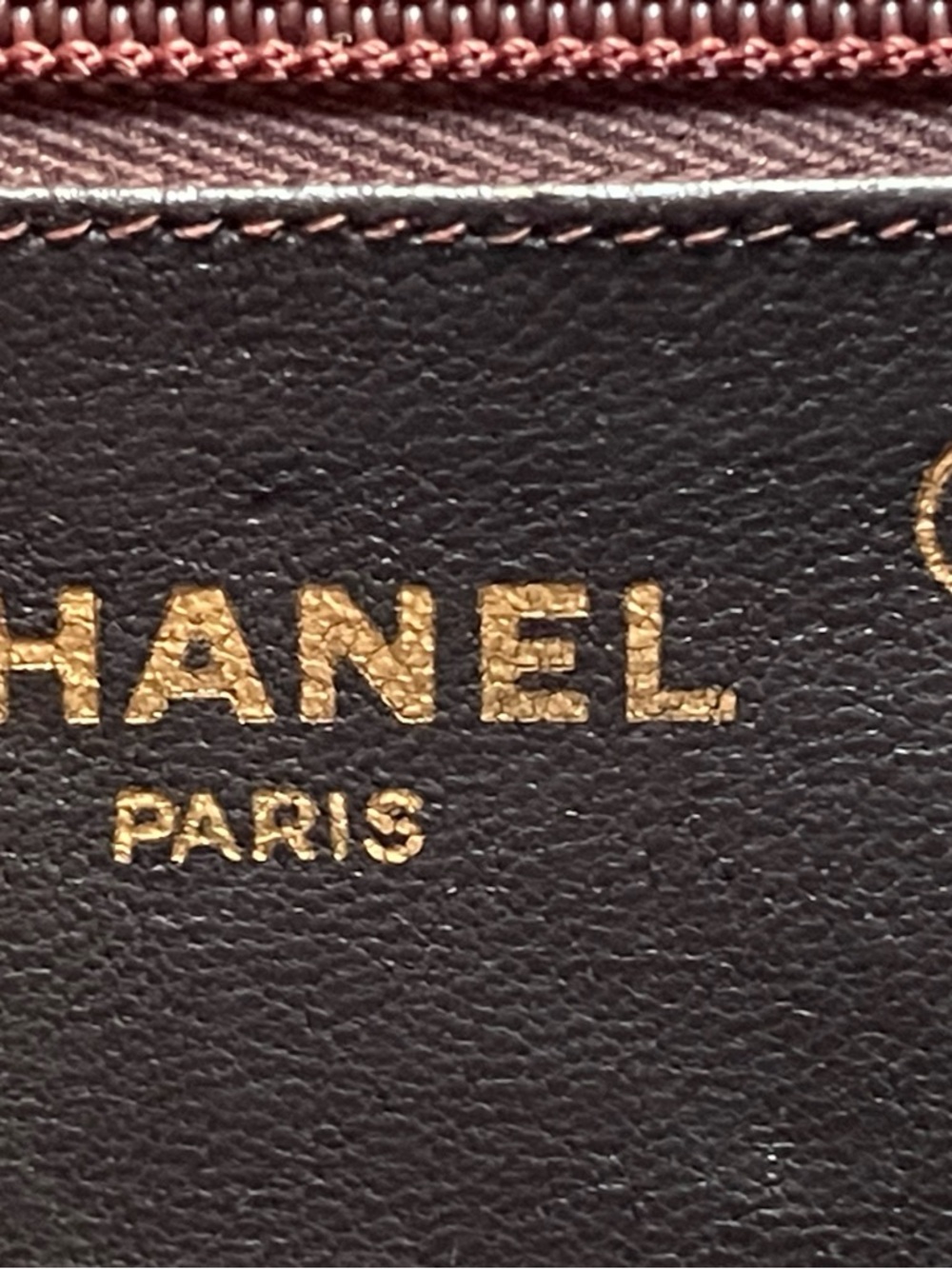 CHANEL vintage brown Leather Shoulder Bag with Gold-Tone Chain Strap - Picture 11 of 12